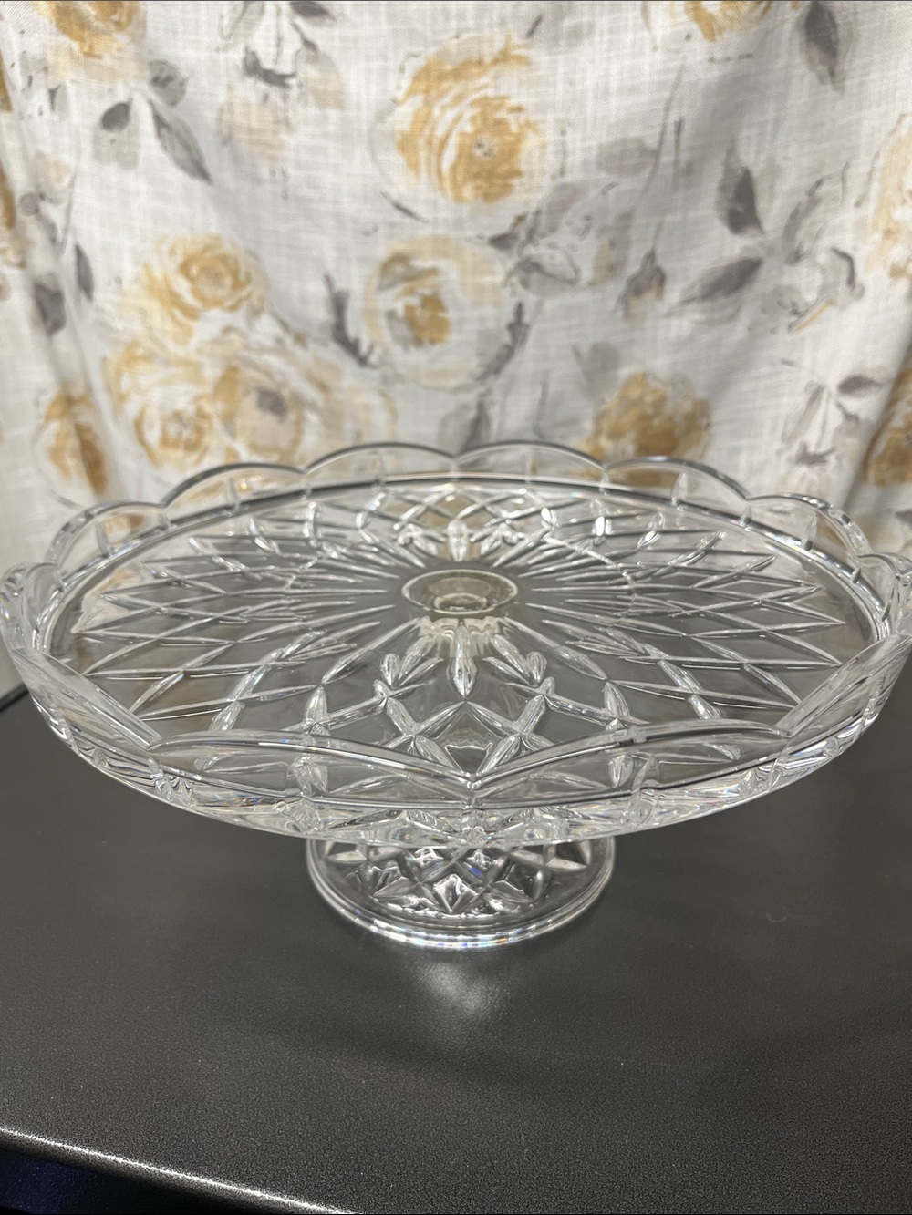 Towle Crystal Pedestal Cake Stand with Scalloped Rim